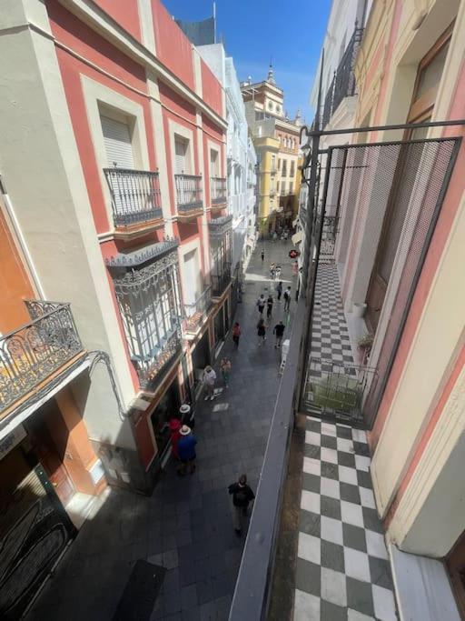 Atico Con Terraza Privada Cerca De La Catedral Apartman Sevilla Kültér fotó